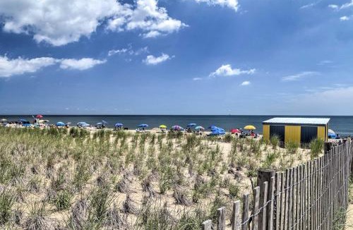 Rehoboth Beach Apartment | 2 Mi to Ocean Rehoboth Beach Condo with Pool Access