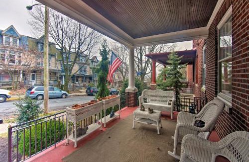 Reading House | 2 Mi to Reading Pagoda Spacious Home with Deck!