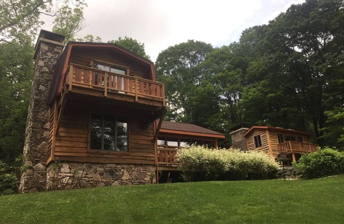 Champion Cabin | 2 Ponds - Rustic Mountain Cabin