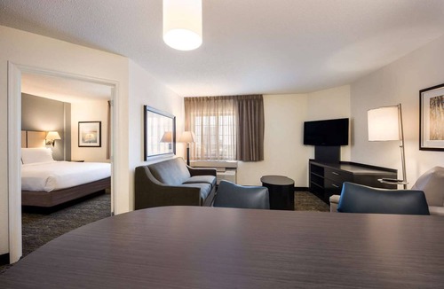 Morris Plains Hotel | 2 Spacious Suites w/Laundry and Full Kitchen, Perfect for Families