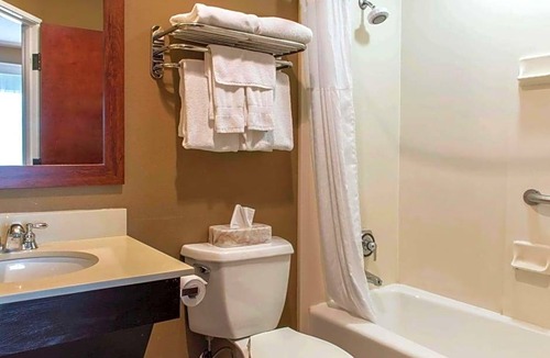 Moosic Hotel | 2-Star Hotel ∙ Comfort Suites Scranton near Montage Mountain
