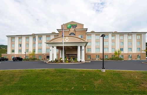 Dickson City Hotel | 2-Star Hotel ∙ Holiday Inn Express and Suites Dickson City, an IHG Hotel