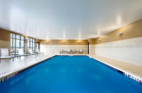 York Hotel | 2-Star Hotel ∙ Hampton Inn & Suites York South