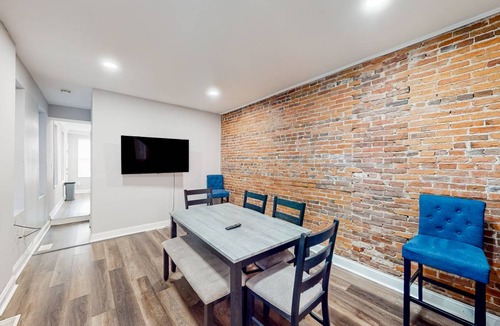 South Baltimore House | 200 m² House ∙ 3 bedrooms ∙ 10 guests