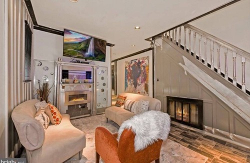 Chinatown House | 204 m² House ∙ 4 bedrooms ∙ 22 guests