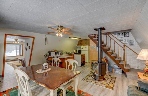 Cascade House | 204 m² House ∙ 4 bedrooms ∙ 4 guests