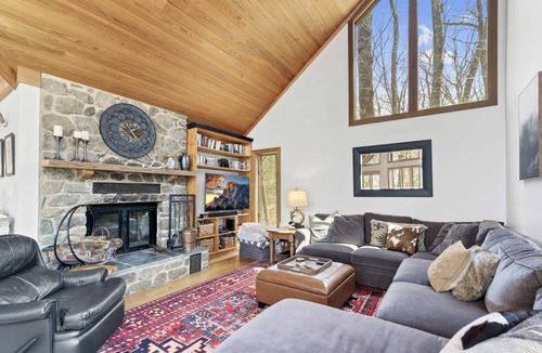 Chestnut Springs House | 222 m² House ∙ 3 bedrooms ∙ 10 guests