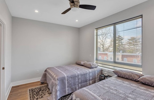 West Philadelphia House | 232 m² House ∙ 6 bedrooms ∙ 10 guests