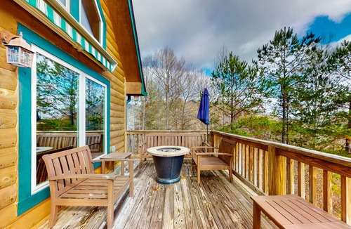 New Tazewell House | 247 m² House ∙ 3 bedrooms ∙ 12 guests