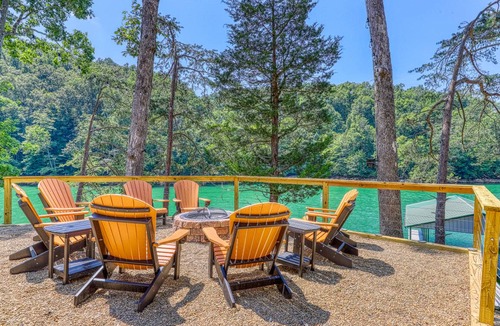 Maynardville House | 255 m² House ∙ 3 bedrooms ∙ 10 guests