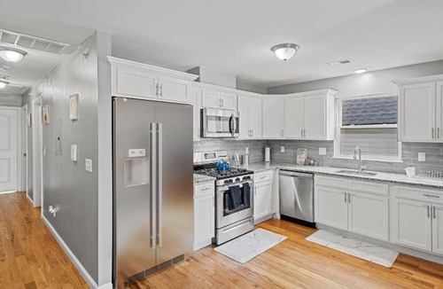 Newark Apartment | 279 m² Apartment ∙ 3 bedrooms ∙ 7 guests