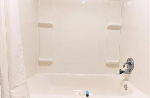 North Newport News Hotel | 28 m² Hotel ∙ 5 guests