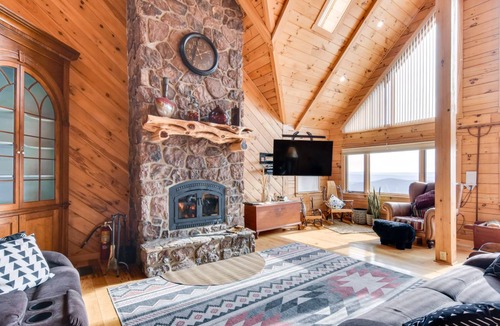 Howard House | 283 m² House ∙ 4 bedrooms ∙ 14 guests