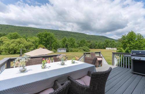 Highland Mills Villa | 288 m² Villa ∙ 5 bedrooms ∙ 12 guests