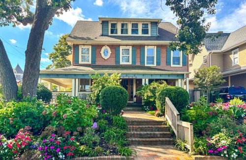 Asbury Park House | 293 m² House ∙ 8 bedrooms ∙ 12 guests