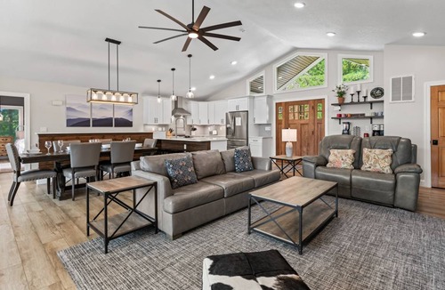 La Follette House | 297 m² House ∙ 4 bedrooms ∙ 12 guests