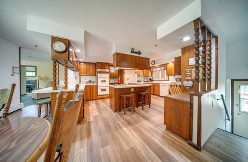 Conneaut House | 297 m² House ∙ 4 bedrooms ∙ 16 guests