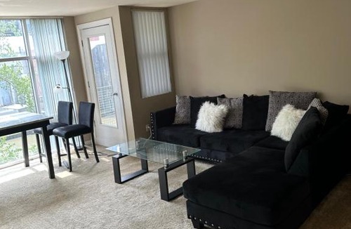 Ohio City Apartment | 2bd/2ba Riverfront City View Apt