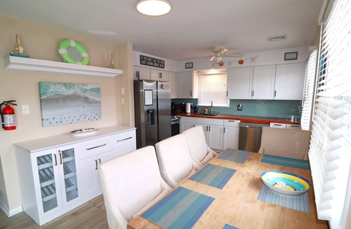 Southend Condo | 2BR 1.5BA Top Floor Condo with Tesla/EV Charger Brigantine