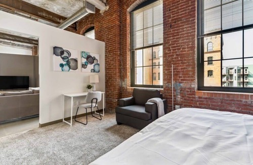 Strip District Apartment | 2BR 2BA Luxury Historic Loft With Pool