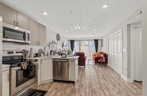 North Philadelphia East Apartment | 2BR-2BA Luxy Dendrobium Oasis, Pet Friendly, Family Friendly, Free Parking & Balcony