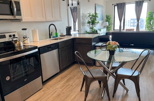 Elizabeth Apartment | 2BR apt next to EWR 9721