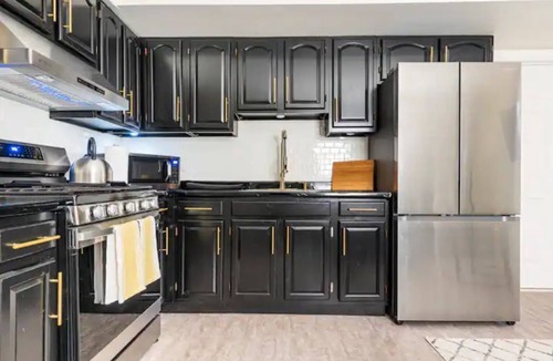Elizabeth Apartment | 2BR for Crews & Families Near Jersey Gardens Mall