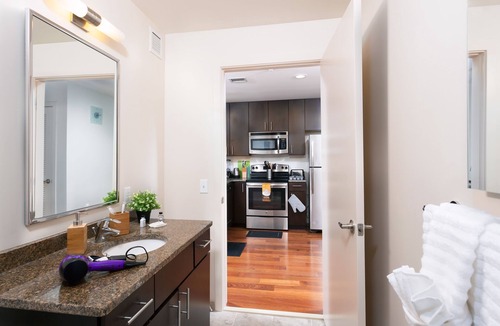 Center City West Apartment | 2BR Furnished Apartment Near Rittenhouse