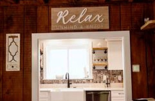 Arnot Cabin | 2BR Mountain Cabin | Renovated 1800s + Scenic Views