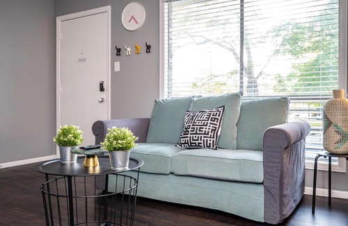 University District Apartment | 2BR Near University of Memphis Family Friendly TF1F2T