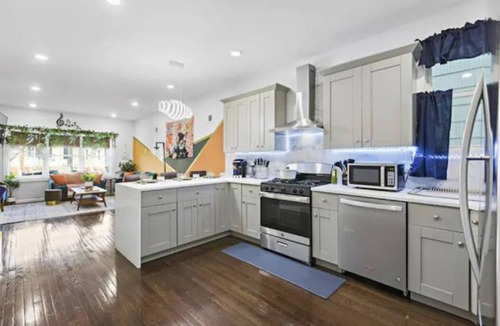 Constable Hook Apartment | 2Day+ Stay Sale 80" Projector King Bd Near Airport