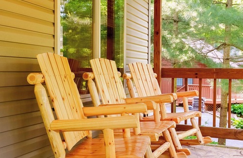 New Rumley Cabin | 2Q Cabin near Leesville Lake ~Pets welcome~