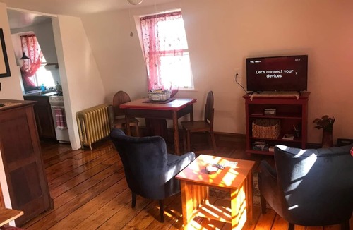 Newburgh Apartment | #3, 3rd Flr Studio Apartment in Historic Building