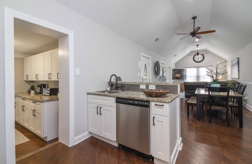 Conshohocken House | 3-BD with a Wine Cellar in the Heart of Conshy