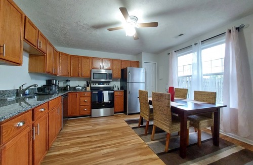 Corbin House | 3 Bdr TH Near Historic District Fredericksburg Downtown