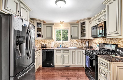 Murrysville House | 3 bedroom 2.5 bath with game room. 19 miles from Pittsburgh