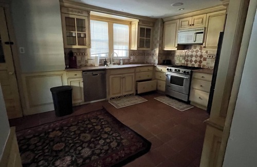 Wappingers Falls Apartment | 3-bedroom family-friendly guesthouse with WiFi, AC in lovely Wappingers Falls