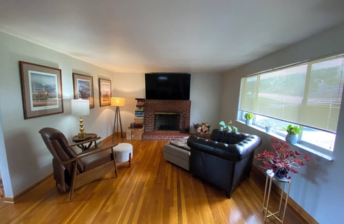 Star City House | 3-bedroom Single Floor House Close to Mylan Puskar Stadium
