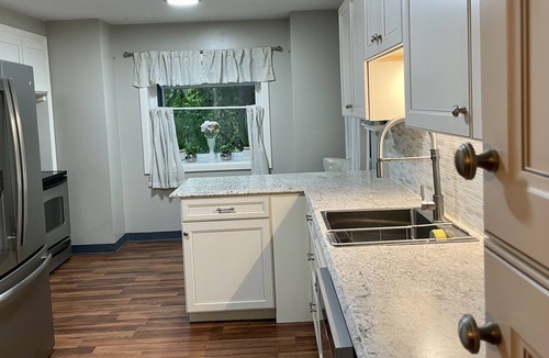 Eastside House | 3 BR near LeMoyne, SU, Hospitals