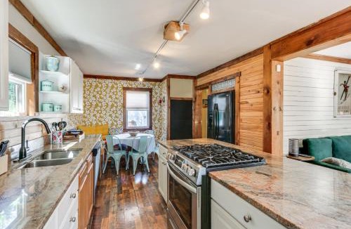 Thomas House | 3 Mi to Blackwater Falls Peaceful Retreat with Deck
