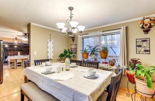 Dover House | 3 Mi to Dover Motor Speedway Pet-Friendly Retreat