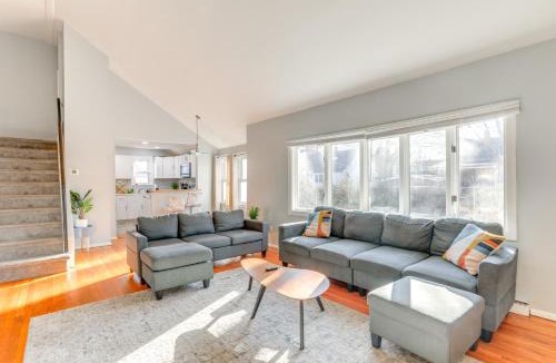 Newark House | 3 Mi to Dtwn Home with Yard in Newark
