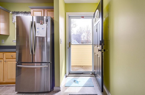 Lewes Condo | 3 Mi to Savannah Beach: Lewes Condo w/Pool Access