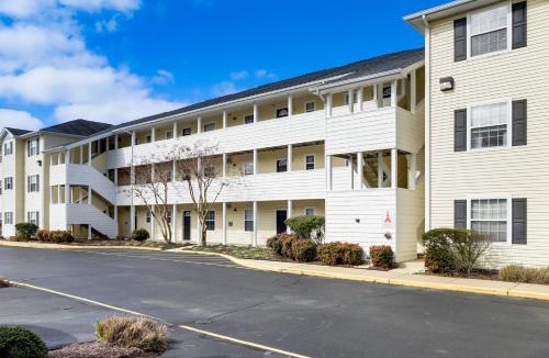 Lewes Apartment | 3 Mi to Savannah Beach Lewes Condo with Pool Access