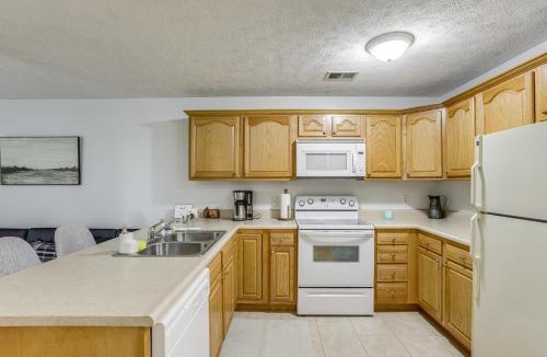 Morgantown Apartment | 3 Mi to WVU Condo with Deck in Morgantown