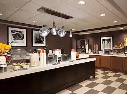 Easton Hotel | 3-Star Hotel ∙ Hampton Inn & Suites Columbus/Easton Area