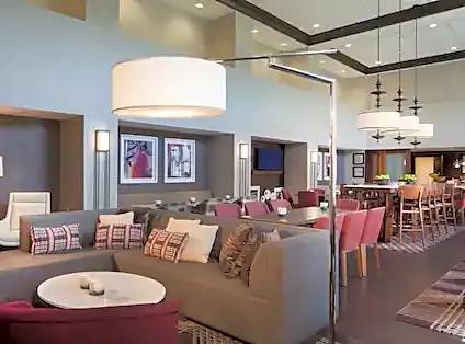 Easton Hotel | 3-Star Hotel ∙ Hampton Inn & Suites Columbus/Easton Area