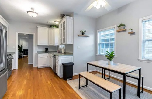 Chic's Beach House | 30+ day - Chics Beach Area, Short Walk to Beach!