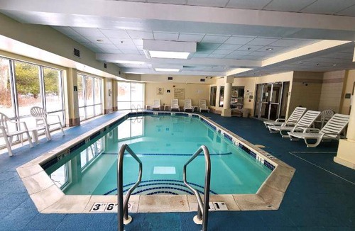 Pocono Summit Hotel | 30 m² Hotel ∙ 127 guests