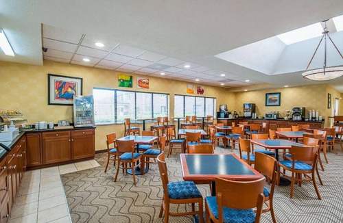 Salisbury Hotel | 30 m² Hotel ∙ 2 bedrooms ∙ 127 guests